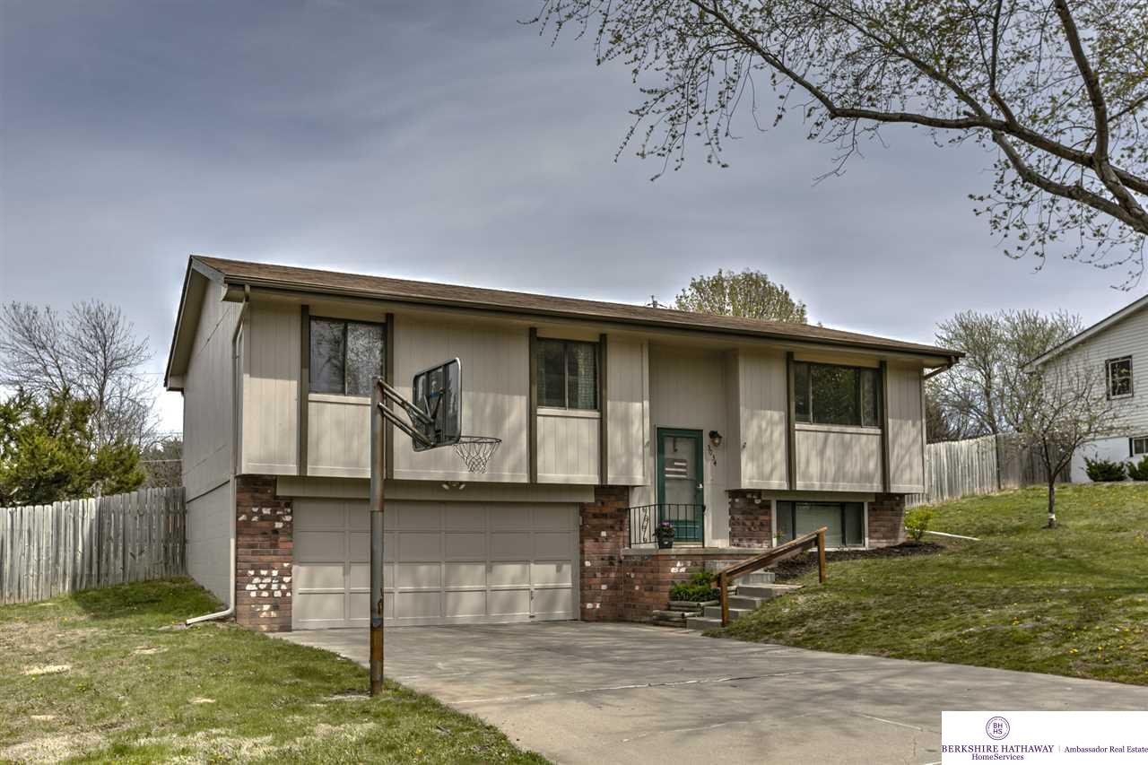 5034Read, Omaha, NE 68152