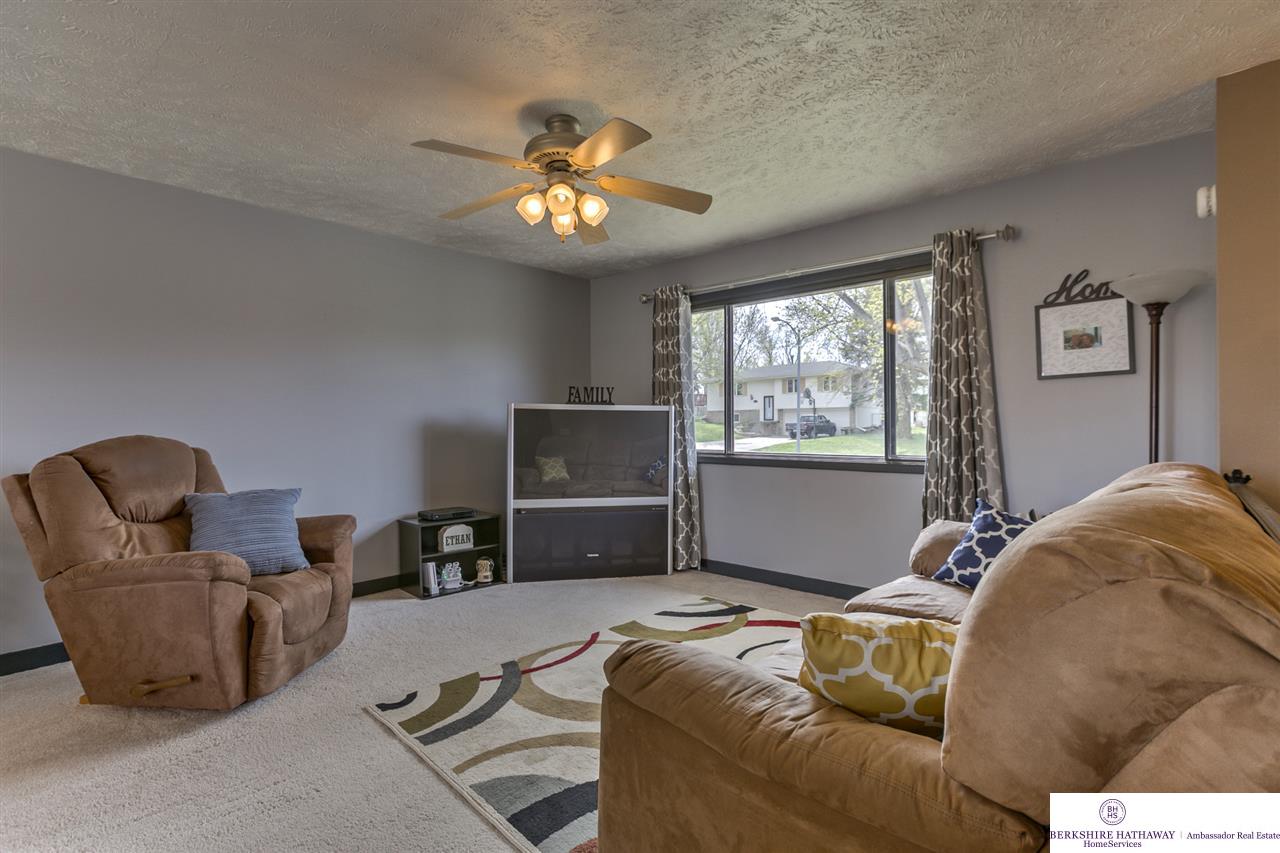 5034Read, Omaha, NE 68152