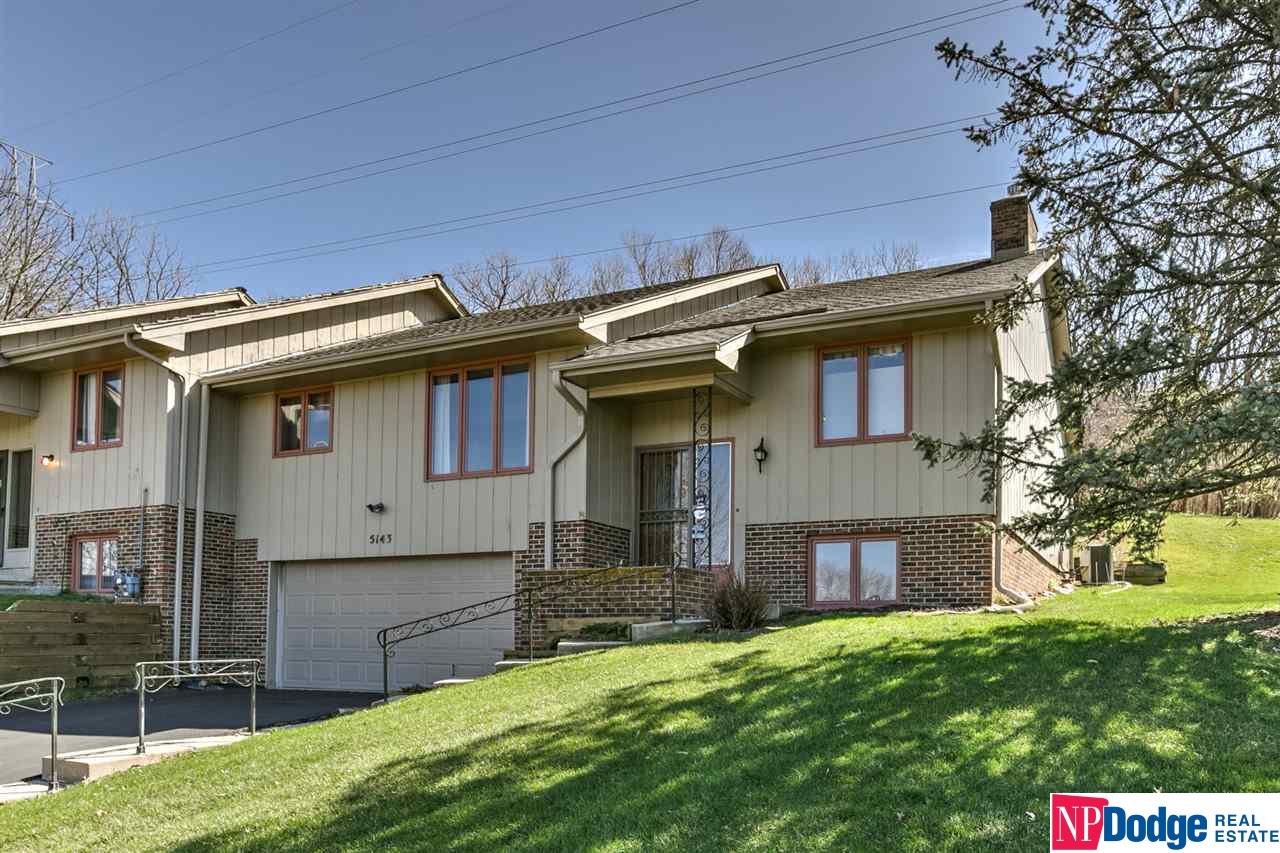 5143Raven Oaks, Omaha, NE 68152