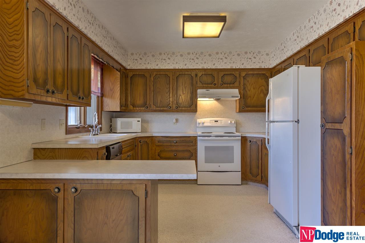 5143Raven Oaks, Omaha, NE 68152