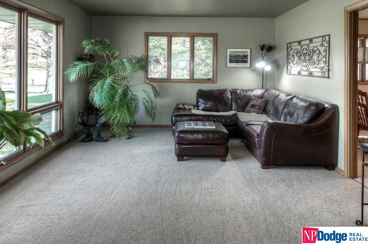 7151 N 60th, Omaha, NE 68152