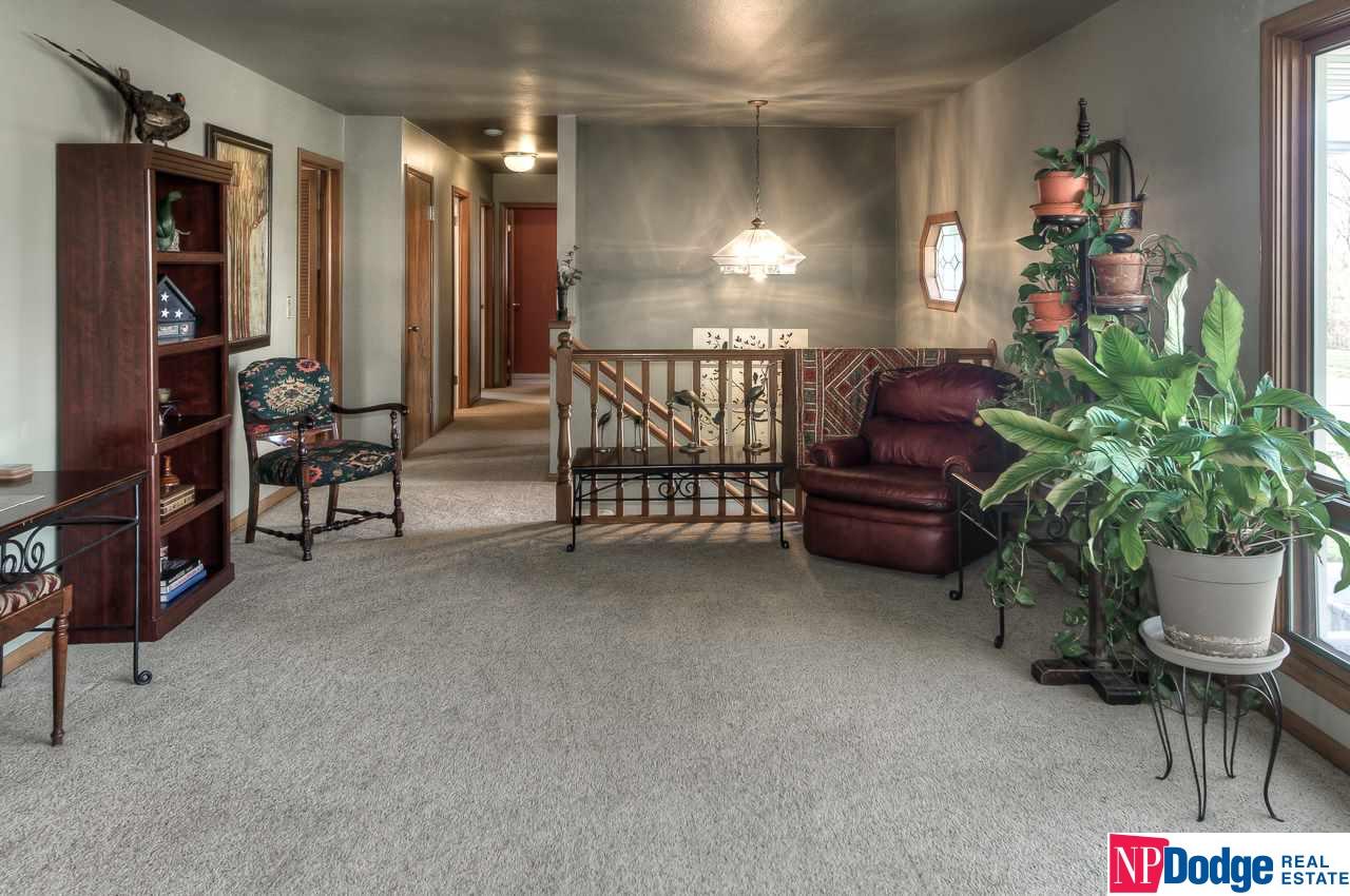 7151 N 60th, Omaha, NE 68152
