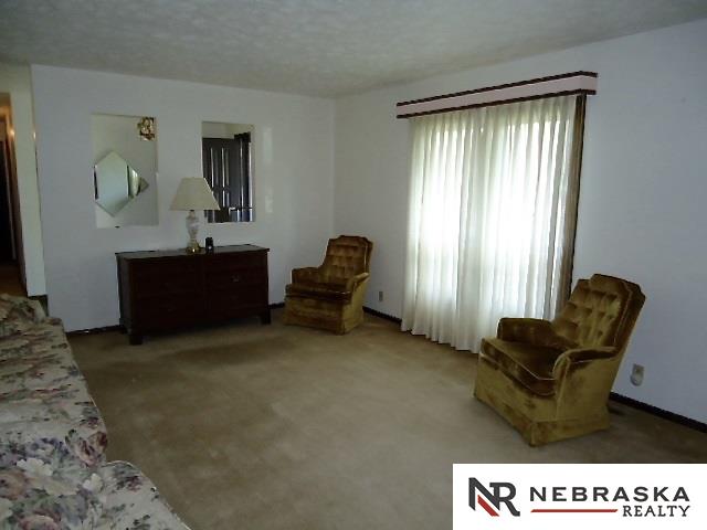 904 S 153, Omaha, NE 68154