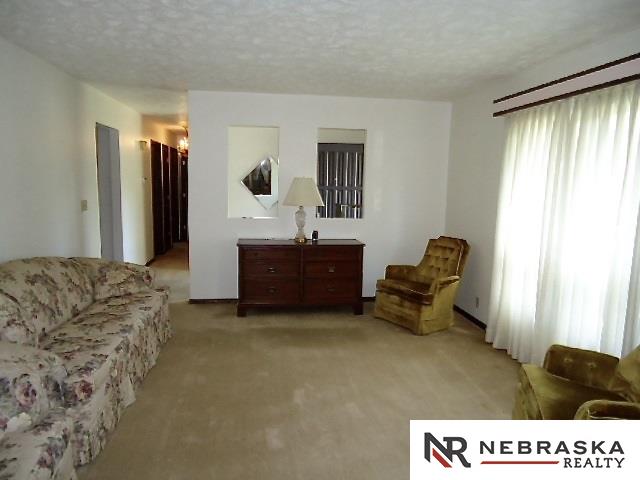 904 S 153, Omaha, NE 68154