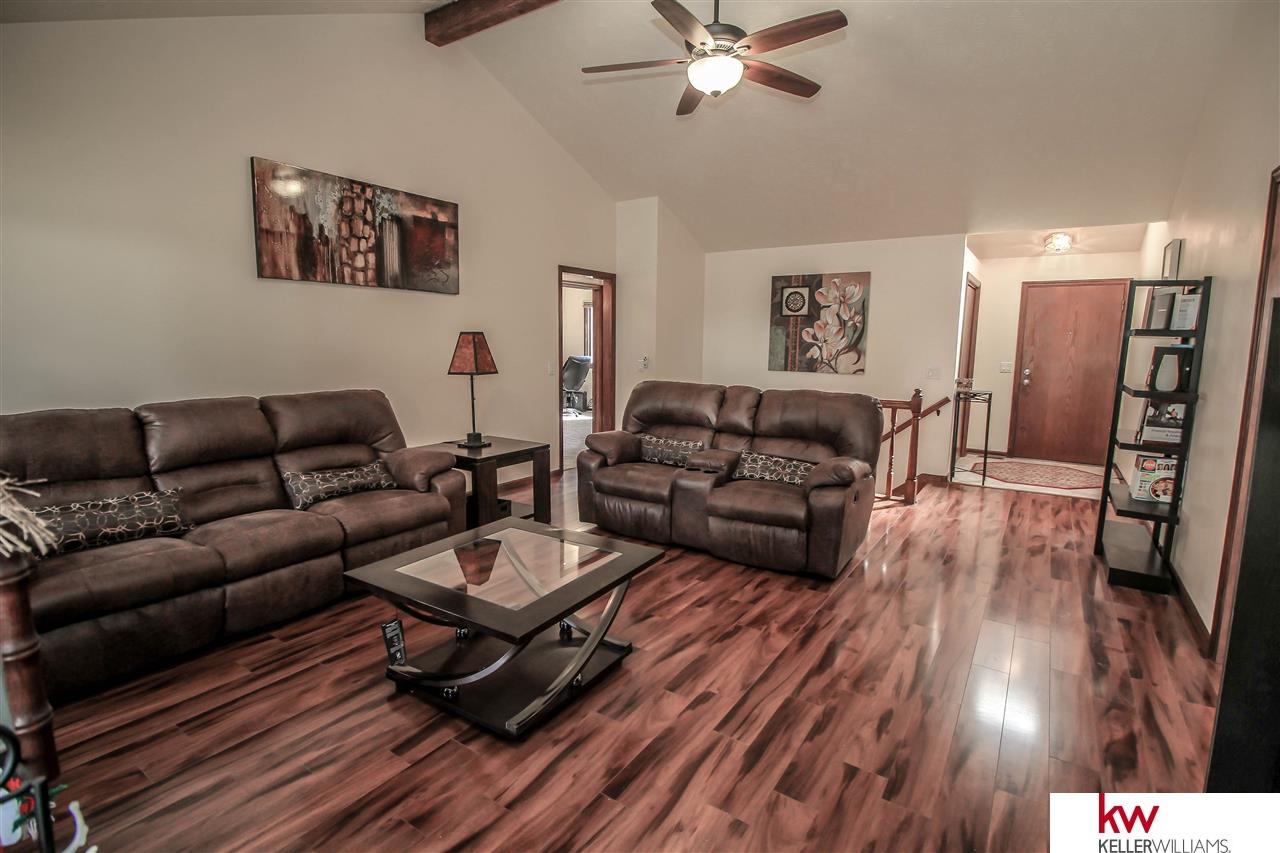 4926Copper Hill, Omaha, NE 68157