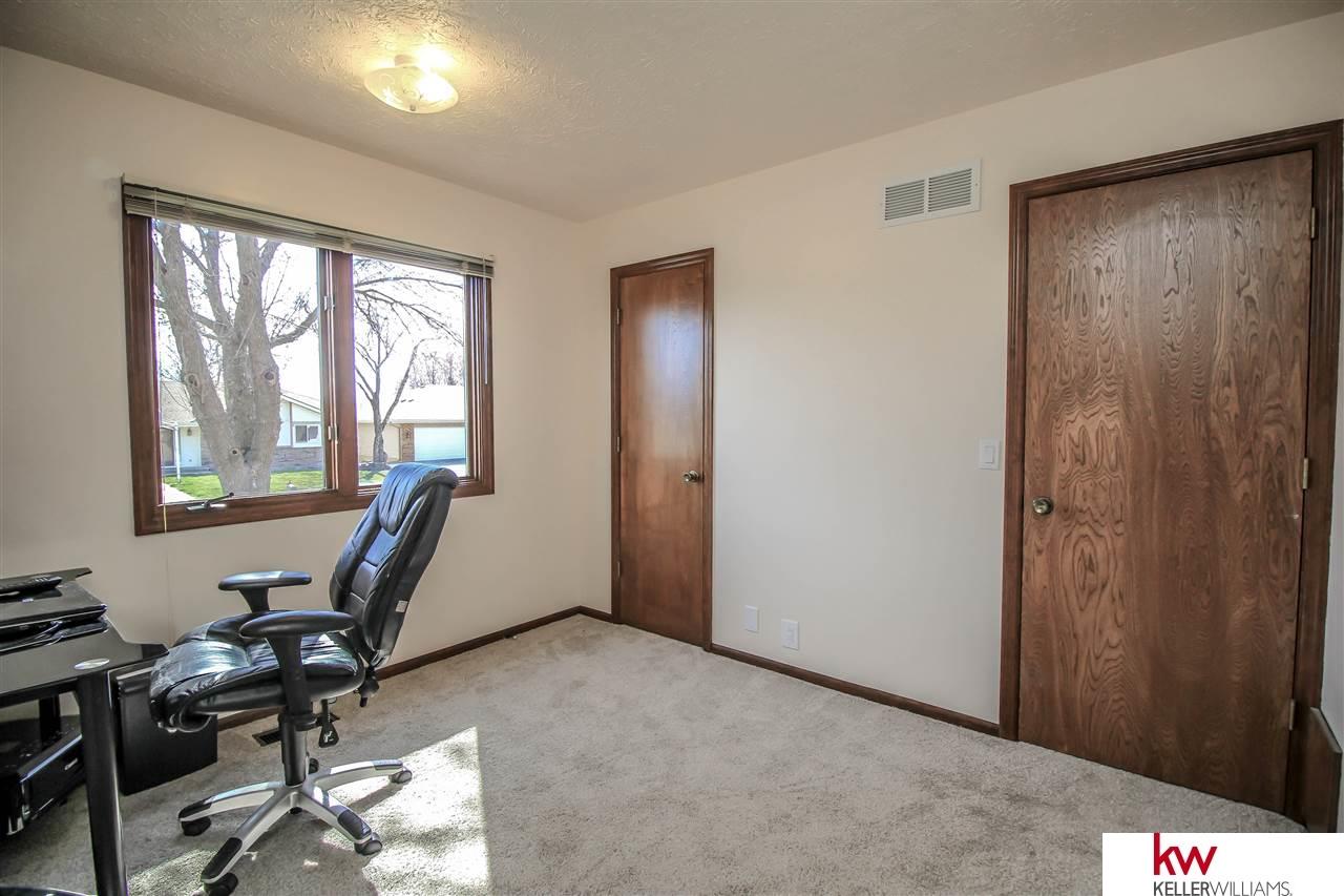 4926Copper Hill, Omaha, NE 68157