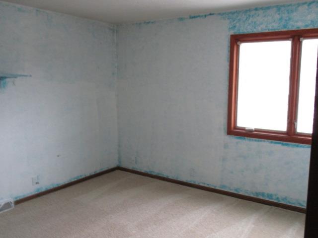 11234 Corby StOmaha, NE, 68164Douglas County