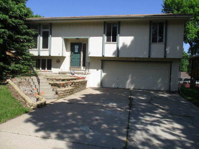 12742 Larimore AveOmaha, NE, 68164Douglas County