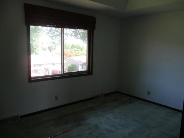 12742 Larimore AveOmaha, NE, 68164Douglas County