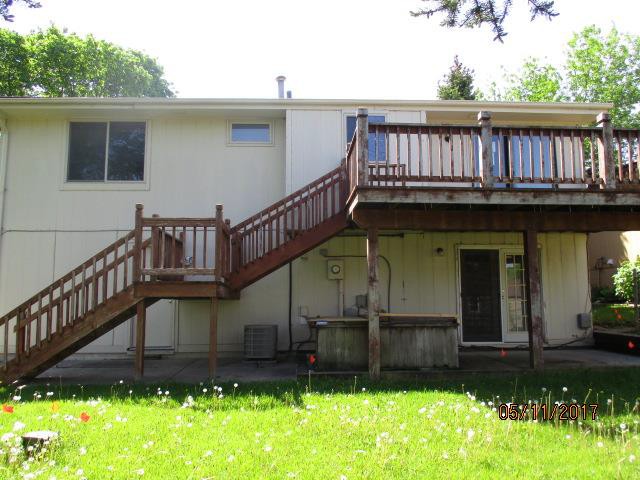 12742 Larimore AveOmaha, NE, 68164Douglas County