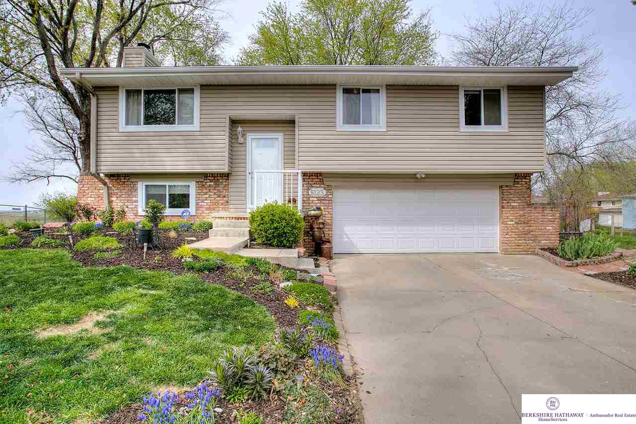 6123 N 116, Omaha, NE 68164