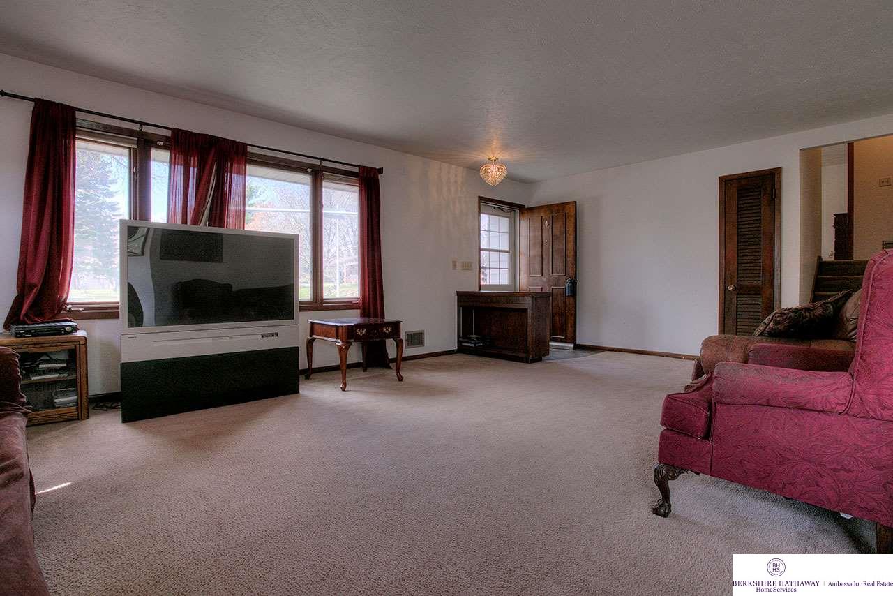 4609 N 108, Omaha, NE 68164