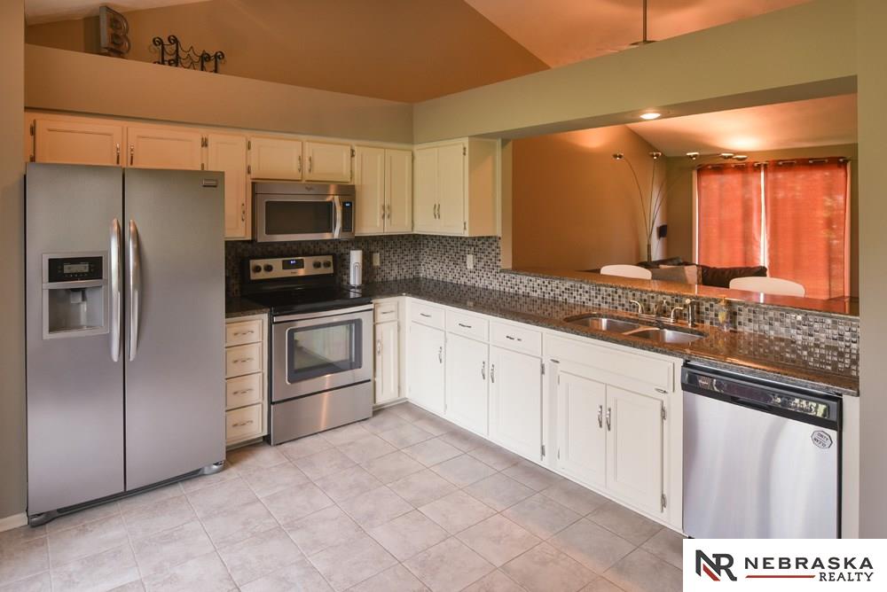 10903Crown, Omaha, NE 68164