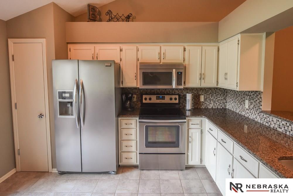 10903Crown, Omaha, NE 68164