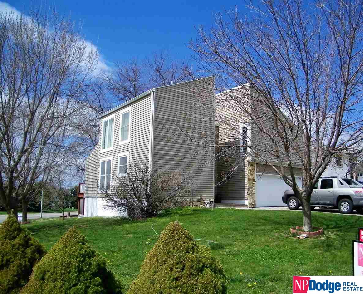 2106 N 113, Omaha, NE 68164