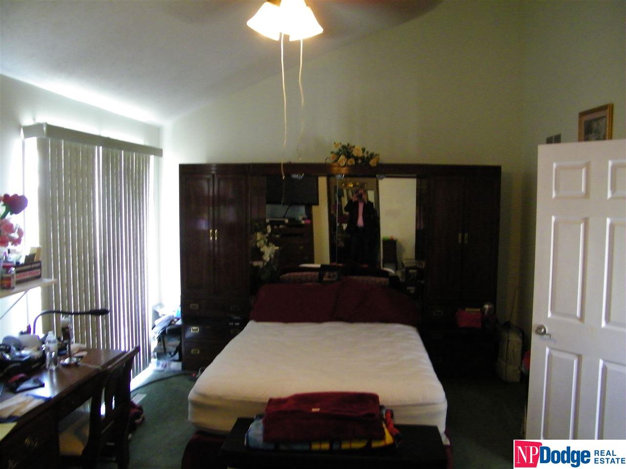 2106 N 113, Omaha, NE 68164