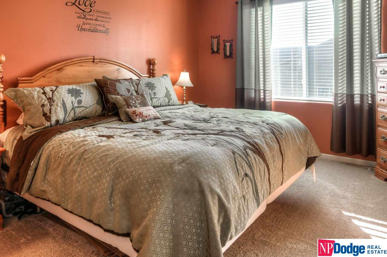 6622 N 142, Omaha, NE 68164