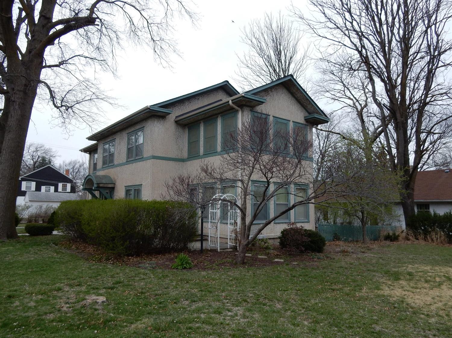 824Garfield, Beatrice, NE 68310