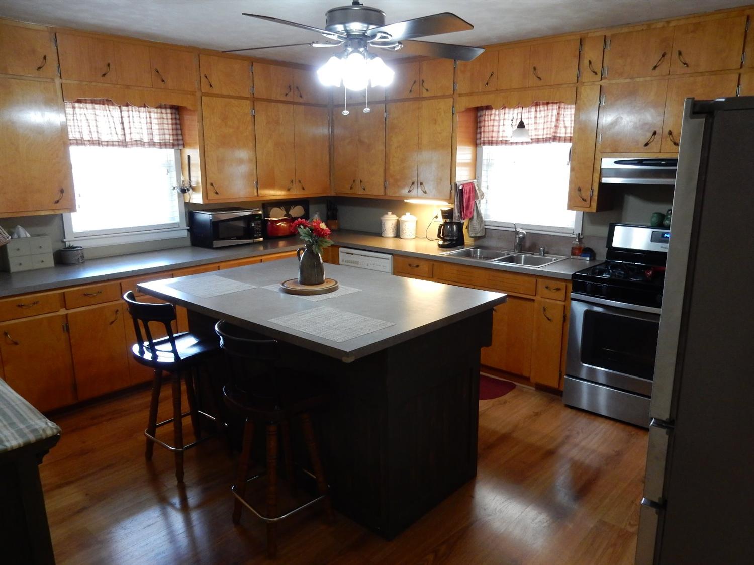 914Darwin, Beatrice, NE 68310