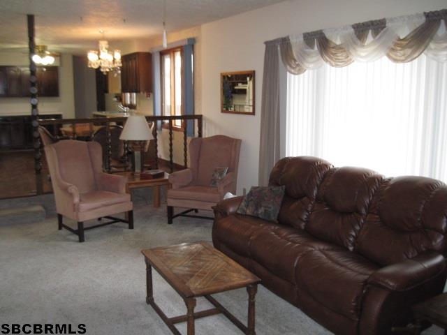 285 MARGARET DR, Gering, NE 68341