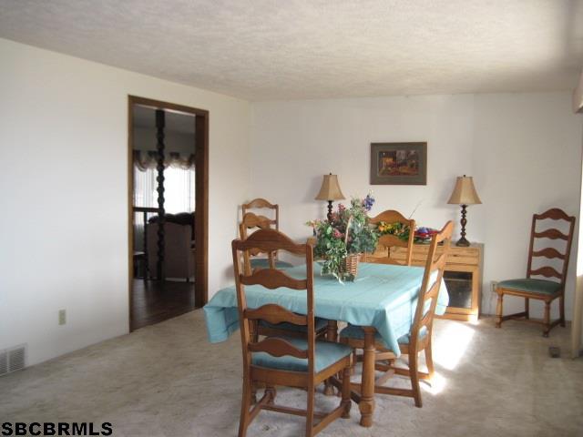 285 MARGARET DR, Gering, NE 68341