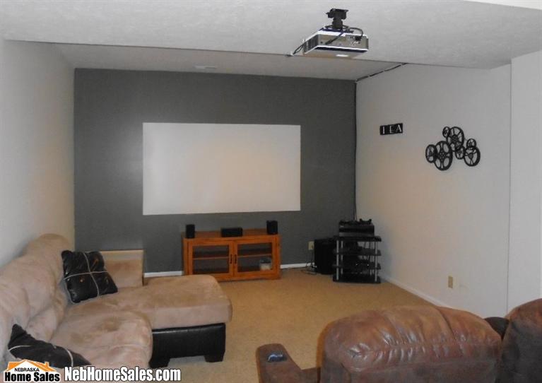 177Northwood Lane, Palmyra, NE 68418