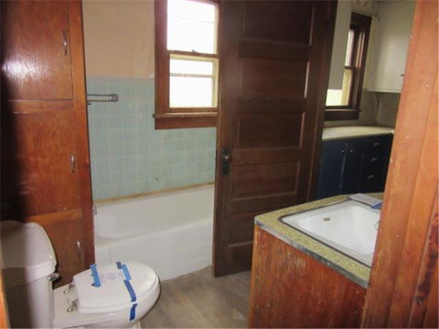 825 Scott AveTamora, NE, 68434Seward County