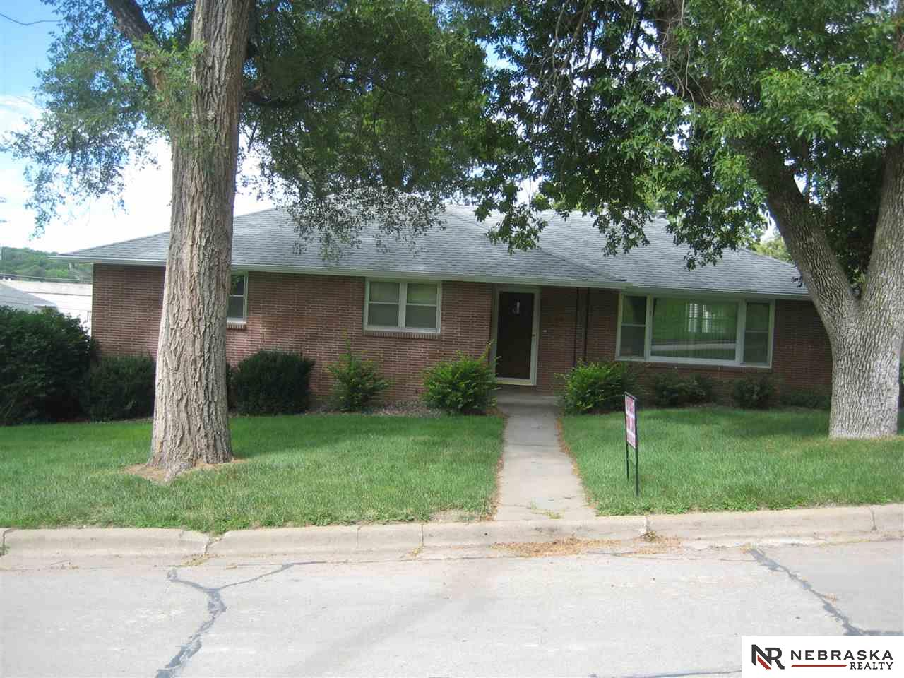 104 N East, Weeping Water, NE 68463