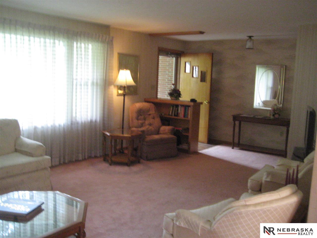 104 N East, Weeping Water, NE 68463