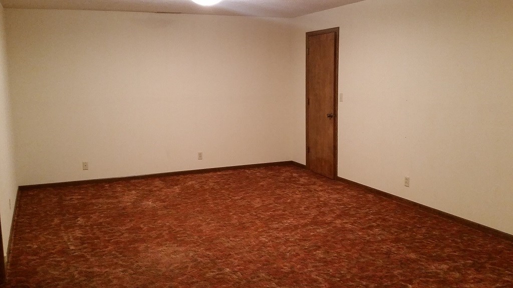 1619 Meadow Lane, York, NE 68467