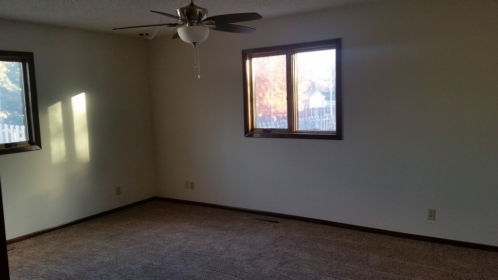 1047 W Elm Street, York, NE 68467