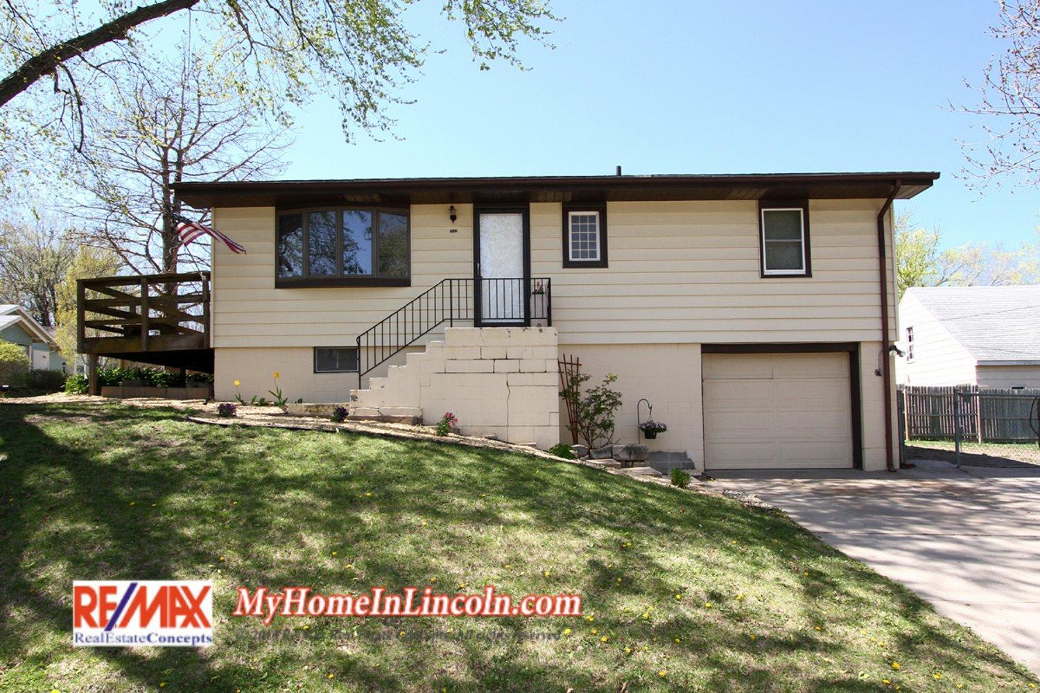 3831 South 54 Street, Lincoln, NE 68506