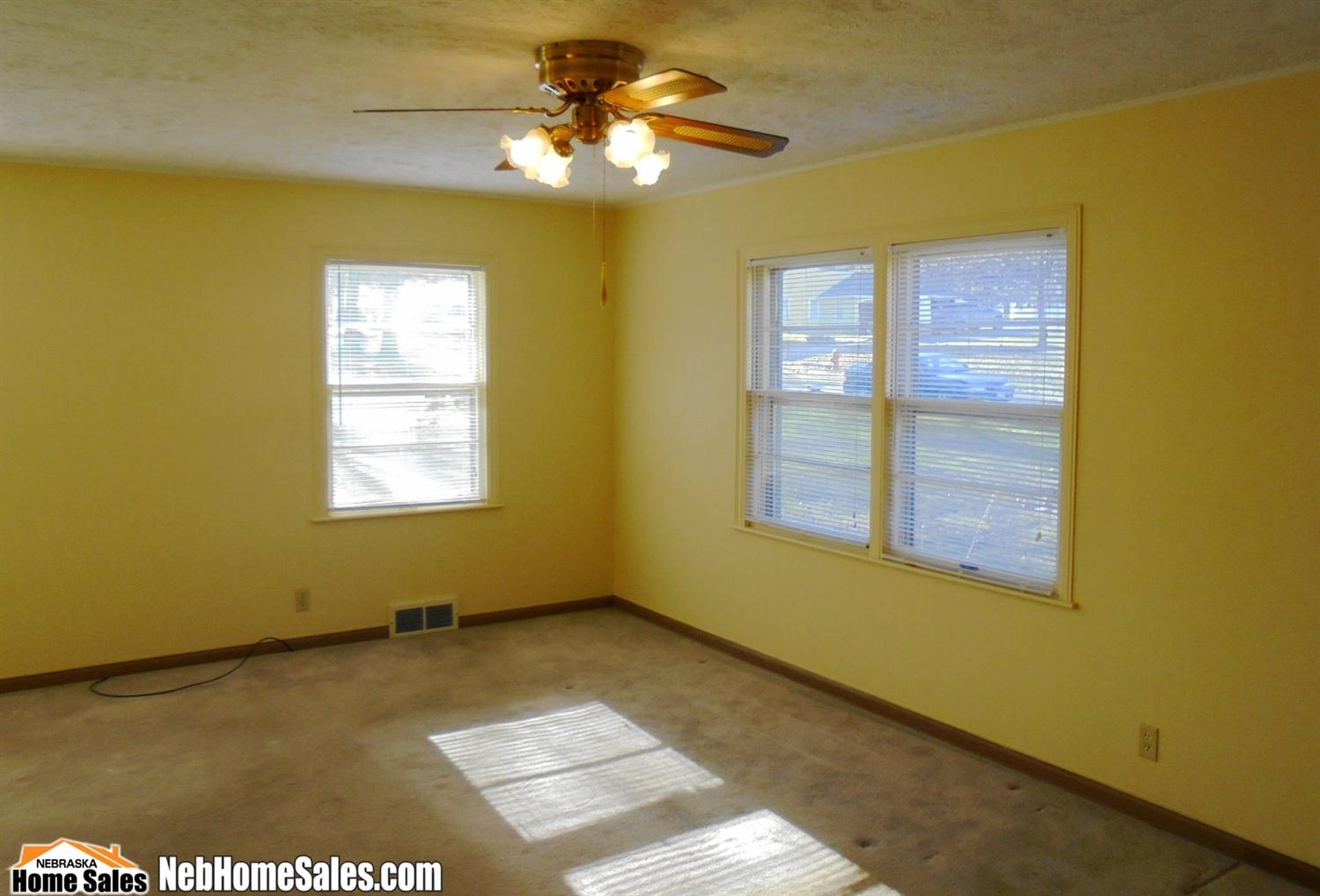 2934 South 42nd Street, Lincoln, NE 68506