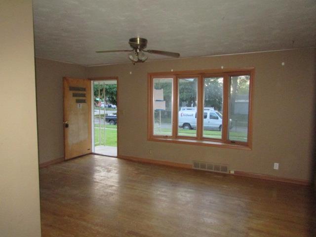5609 Gladstone StLincoln, NE, 68507Lancaster County