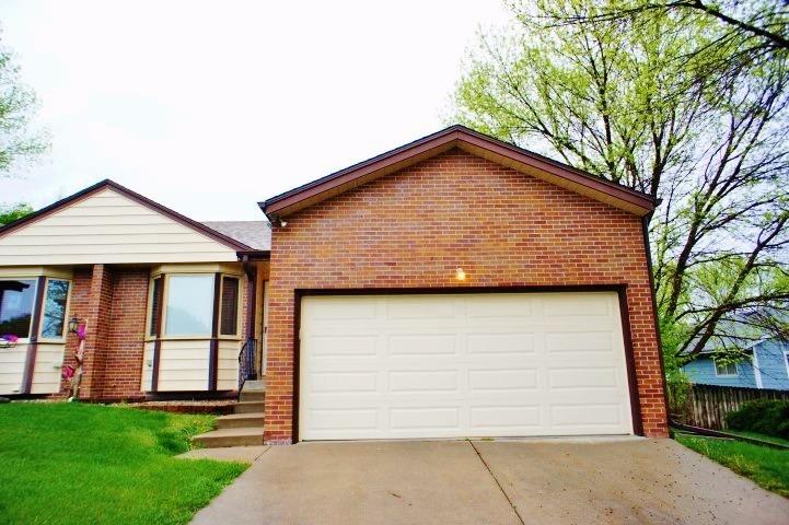 223Parkside Lane, Lincoln, NE 68521