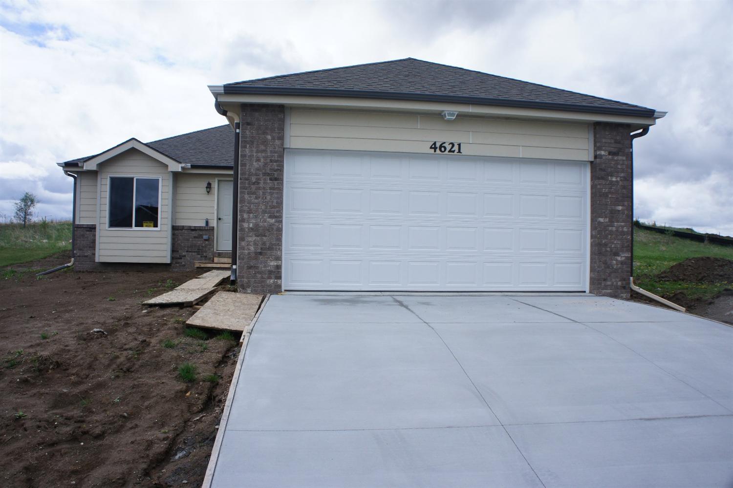 4621 West Whisperwood Street, Lincoln, NE 68528