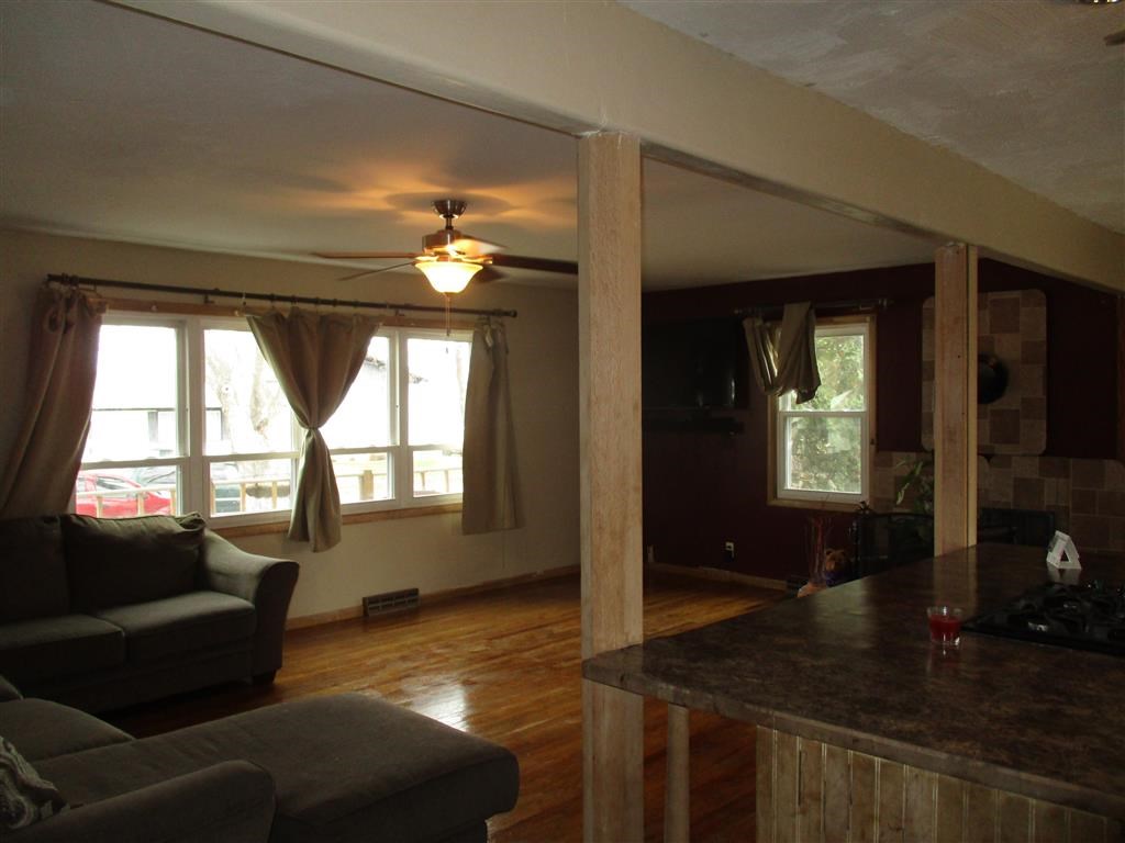 907 Maple Ave, Norfolk, NE 68701