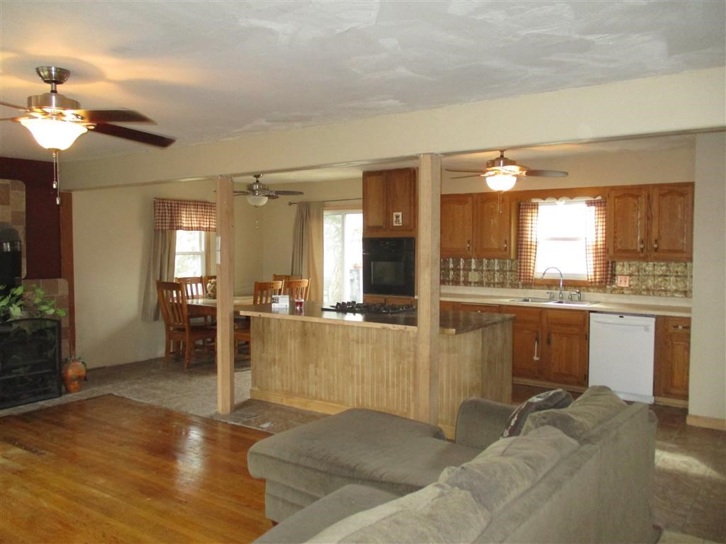 907 Maple Ave, Norfolk, NE 68701