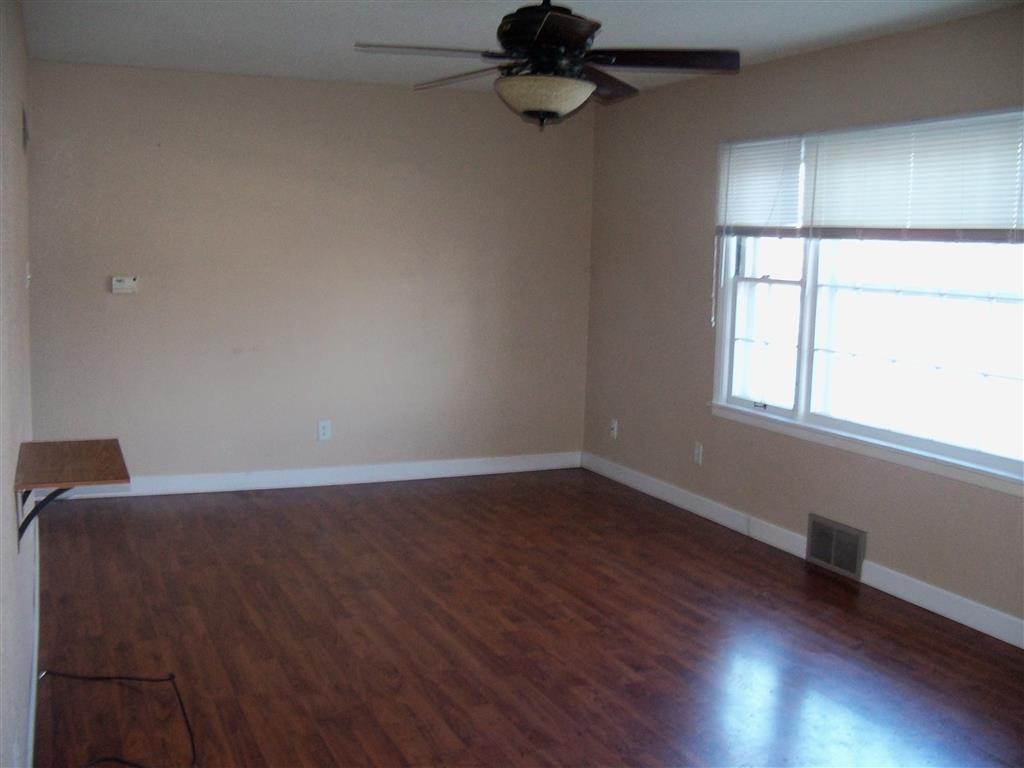 1729 W Maple Ave, Norfolk, NE 68701