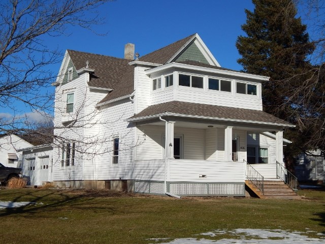 602 E 3rd Street, Neligh, NE 68756