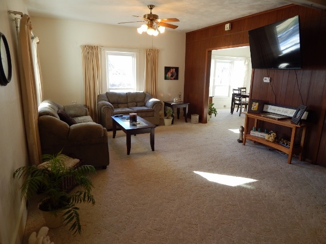 602 E 3rd Street, Neligh, NE 68756
