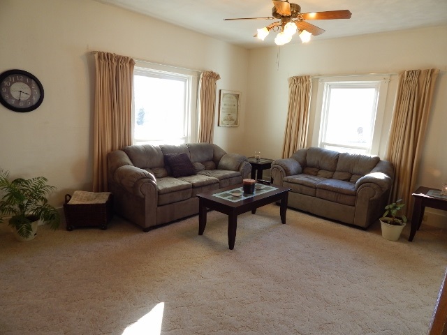 602 E 3rd Street, Neligh, NE 68756
