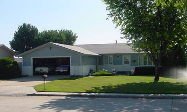 1127 CHERRY, Grand Island, NE 68801