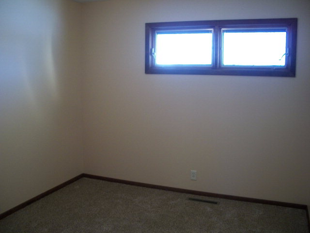 1015 McMartin Ave, Grand Island, NE 68801