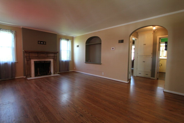 1512 Charles, Grand Island, NE 68801