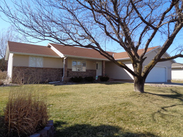 612 Linden Ave, Grand Island, NE 68801