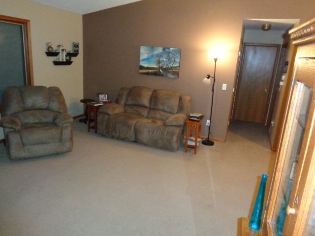 612 Linden Ave, Grand Island, NE 68801