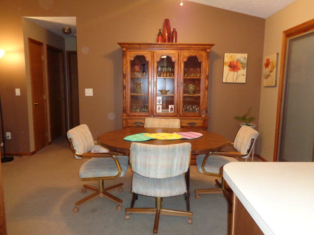 612 Linden Ave, Grand Island, NE 68801