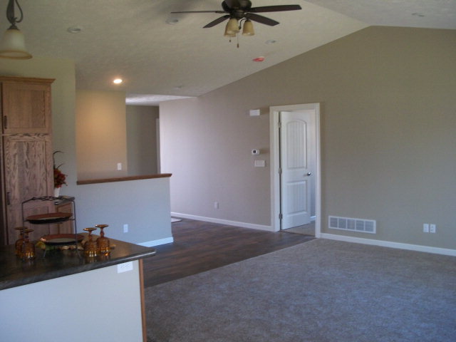 904 Sun Valley Place, Grand Island, NE 68801