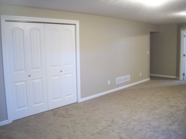 904 Sun Valley Place, Grand Island, NE 68801